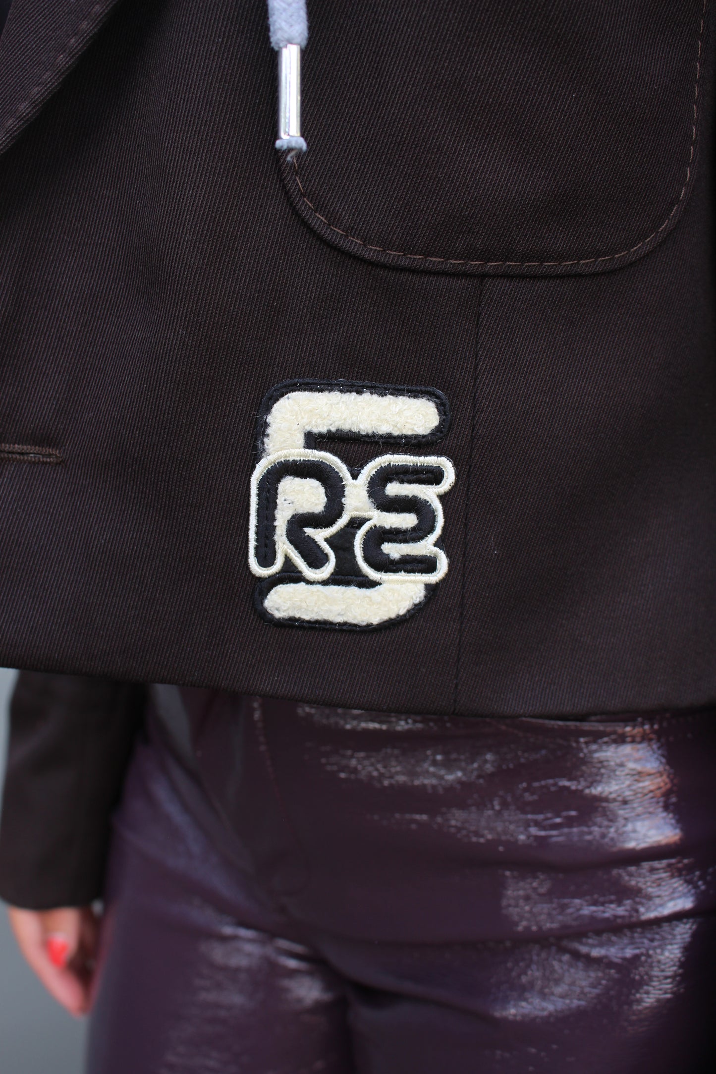 RE-CROPPED HOODED DARK BROWN (XS-L)
