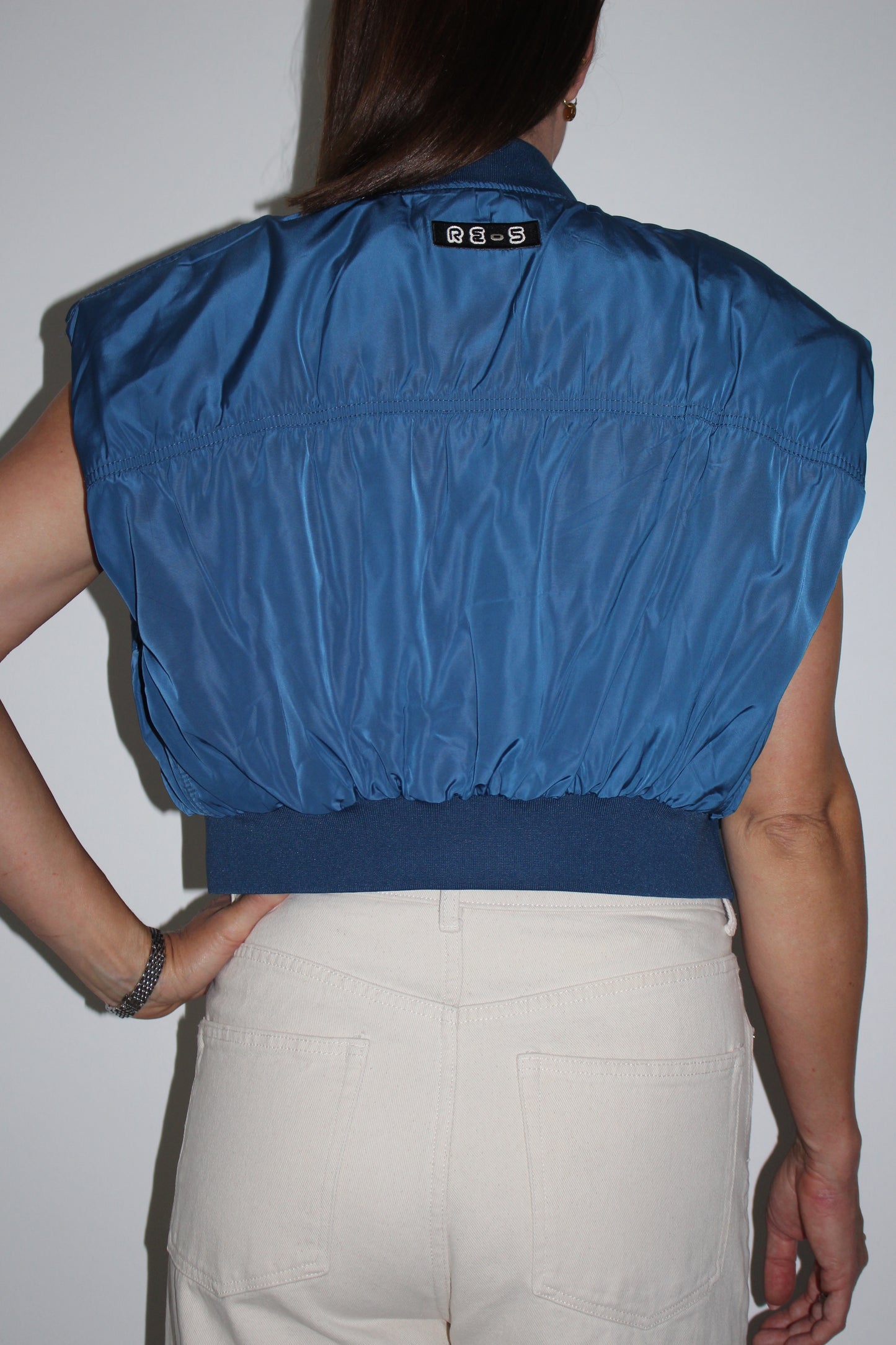 RE-SLEEVELESS BOMBER JACKET BLUE (XS-L)