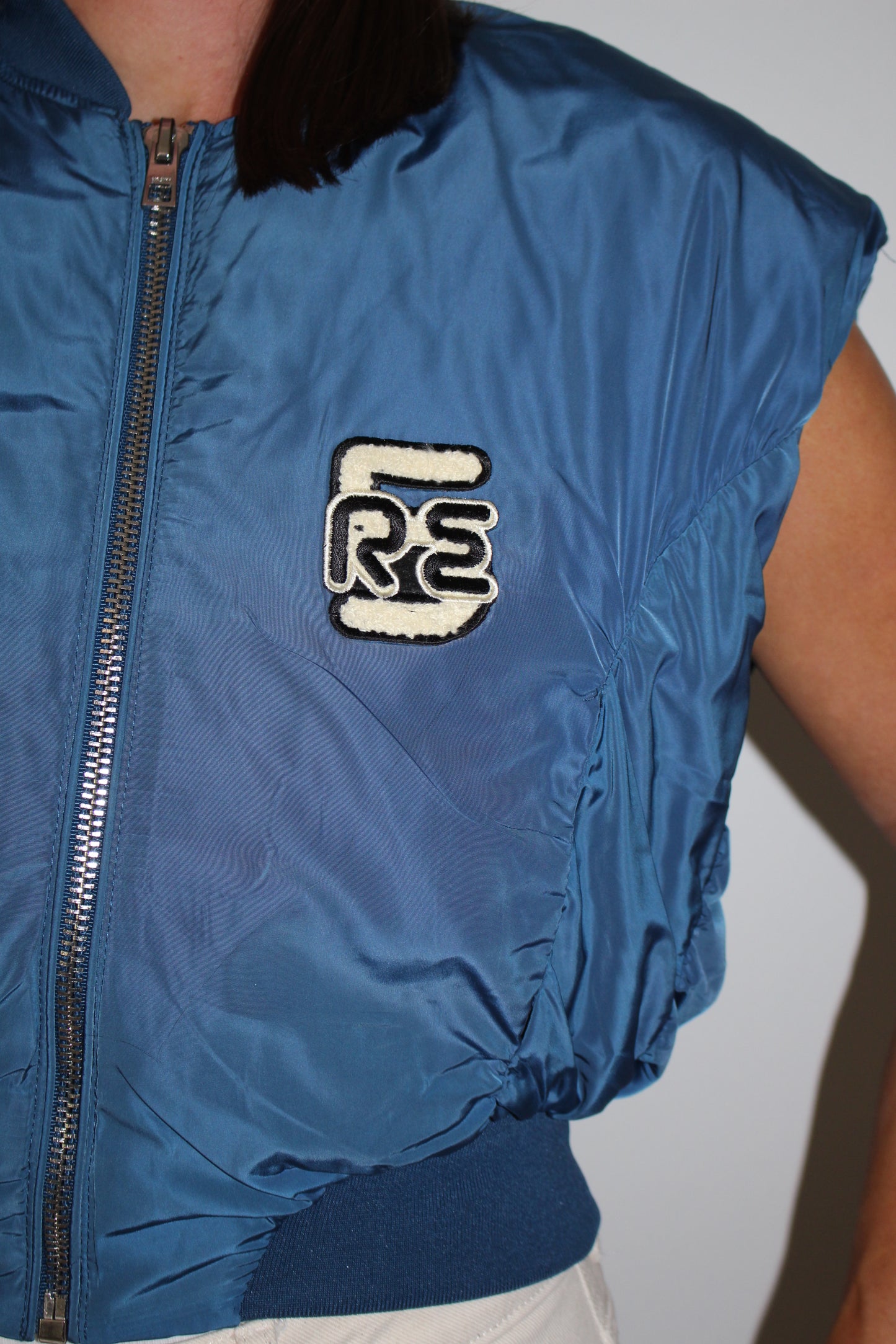 RE-SLEEVELESS BOMBER JACKET BLUE (XS-L)