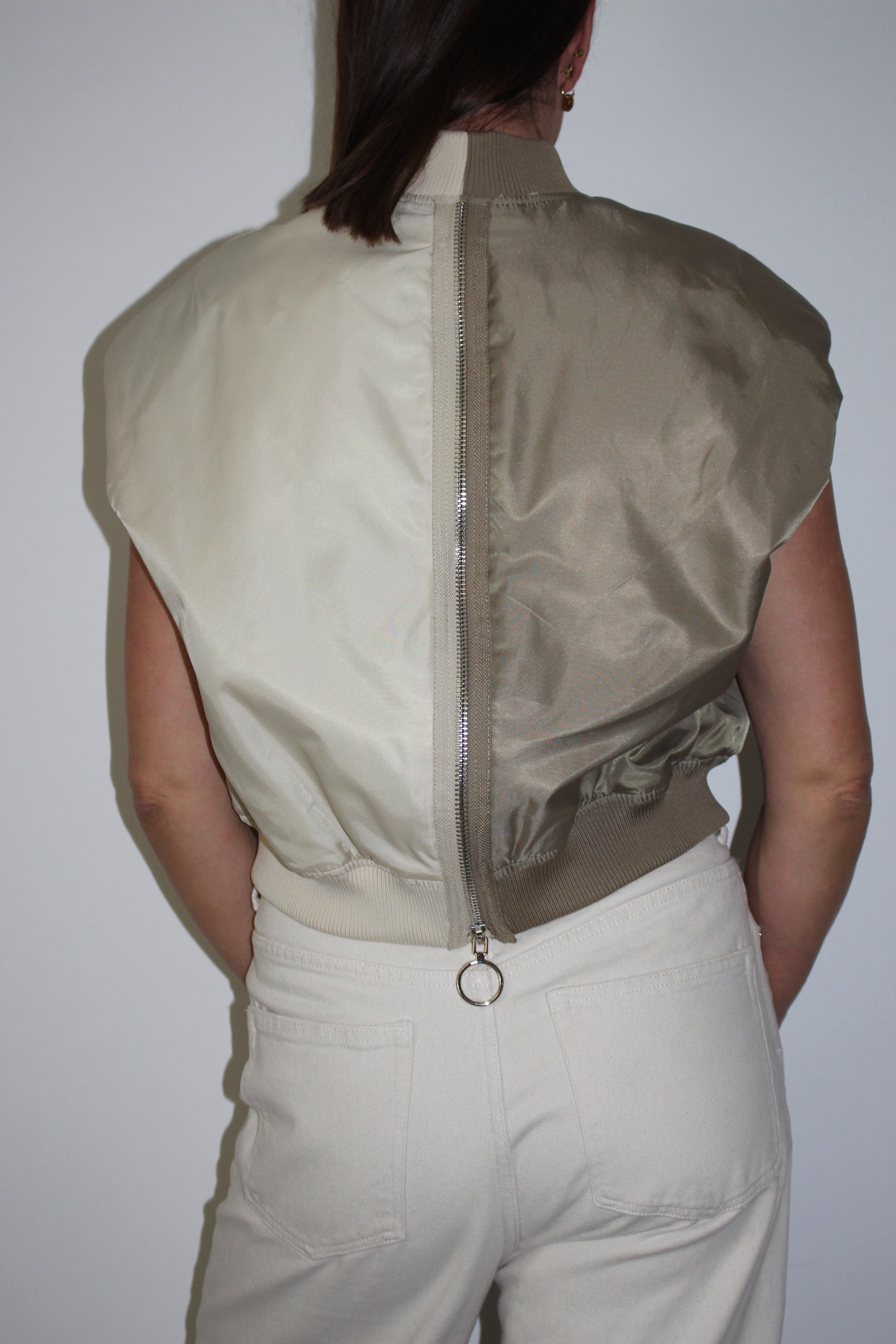 RE-SLEEVELESS BOMBER JACKET TAUPE-CREAM (S-XL)