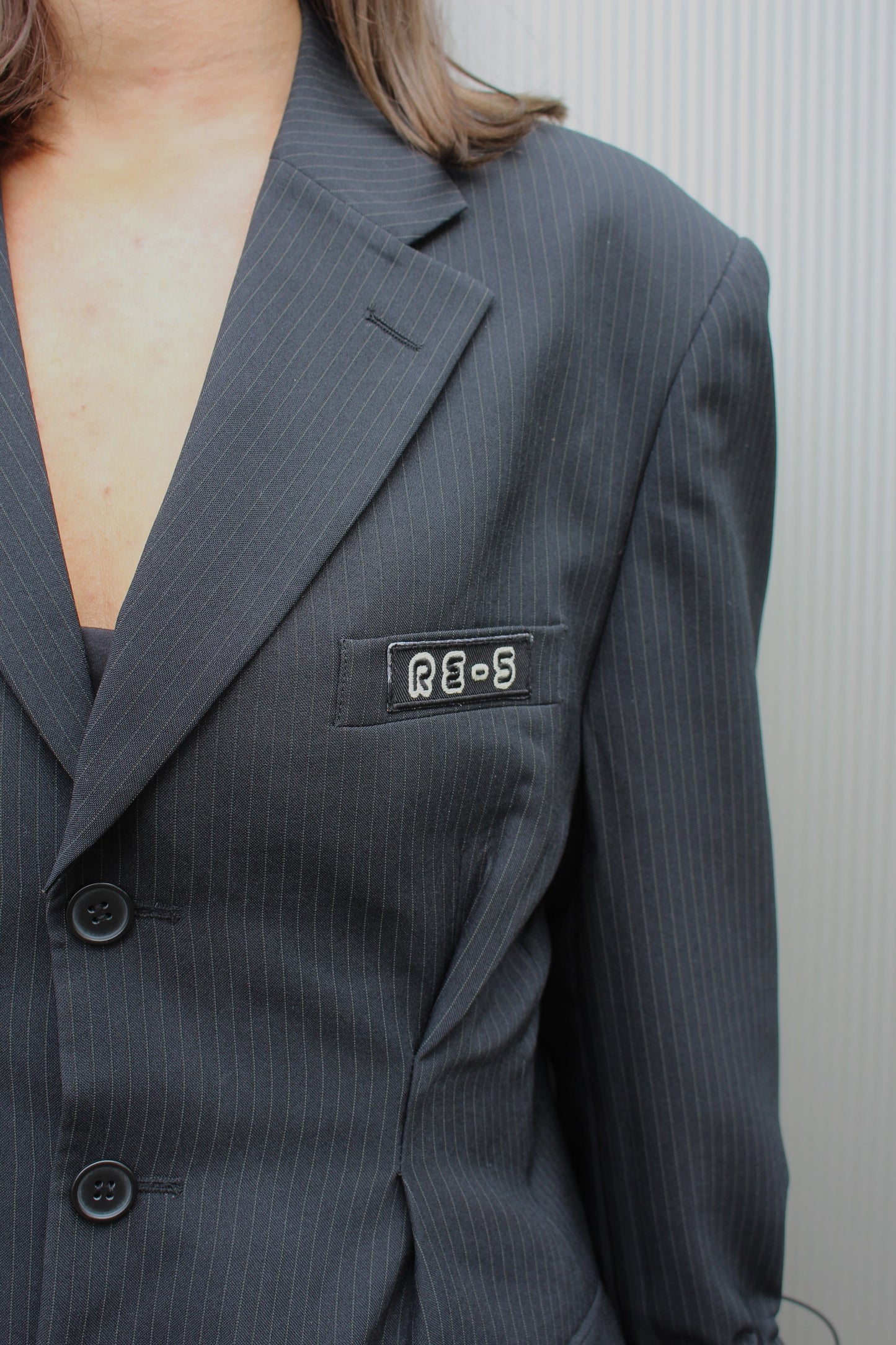 RE-FITTED BLAZER BLACK PINSTRIPE (XS-L)